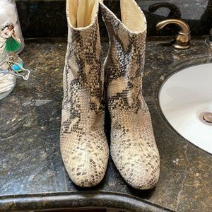 Free people size 37 bootie snakeskin